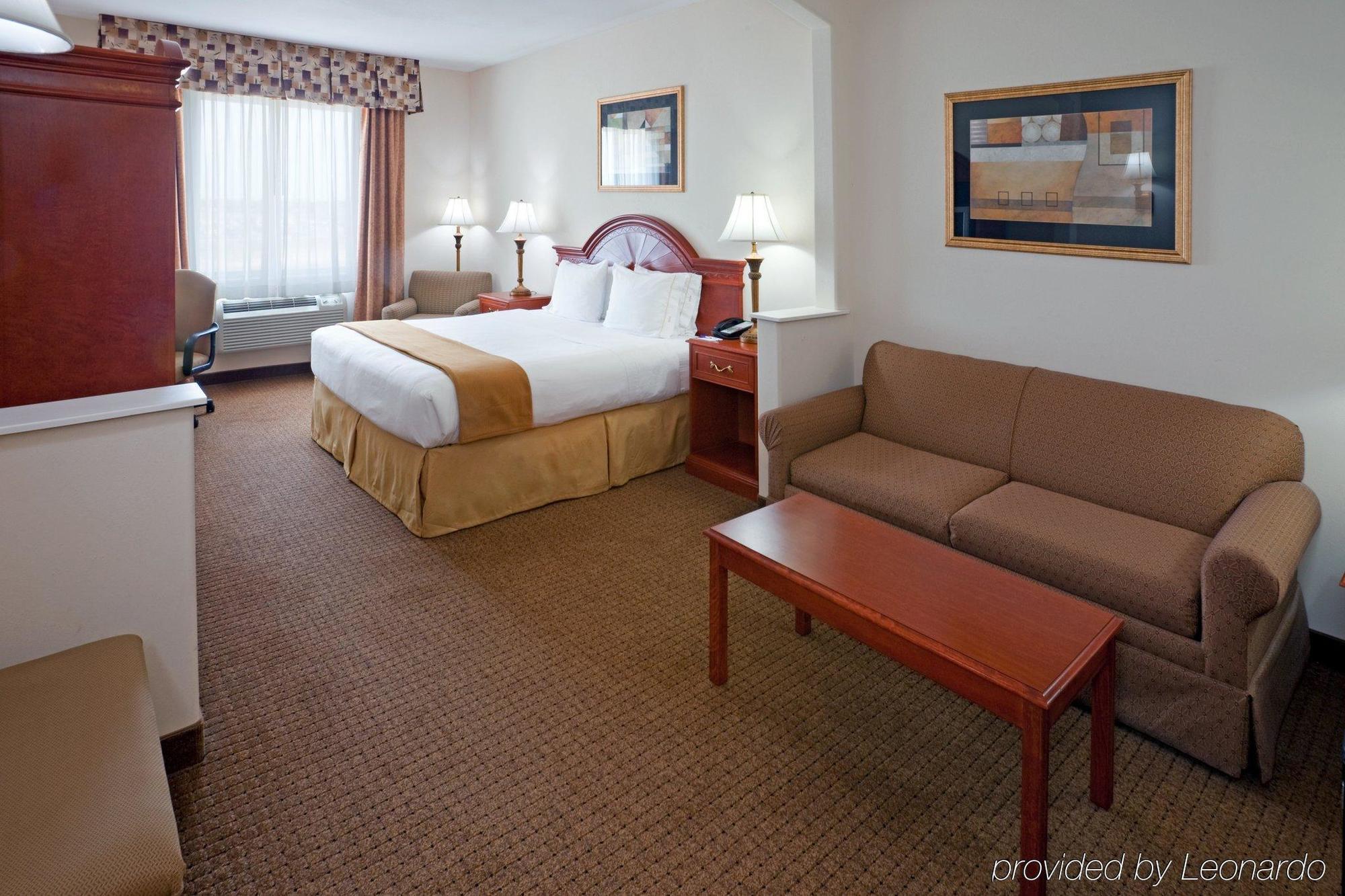 Holiday Inn Express San Angelo By Ihg Room photo